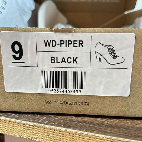 Journee Collections Piper Heels - Picture 5 of 5